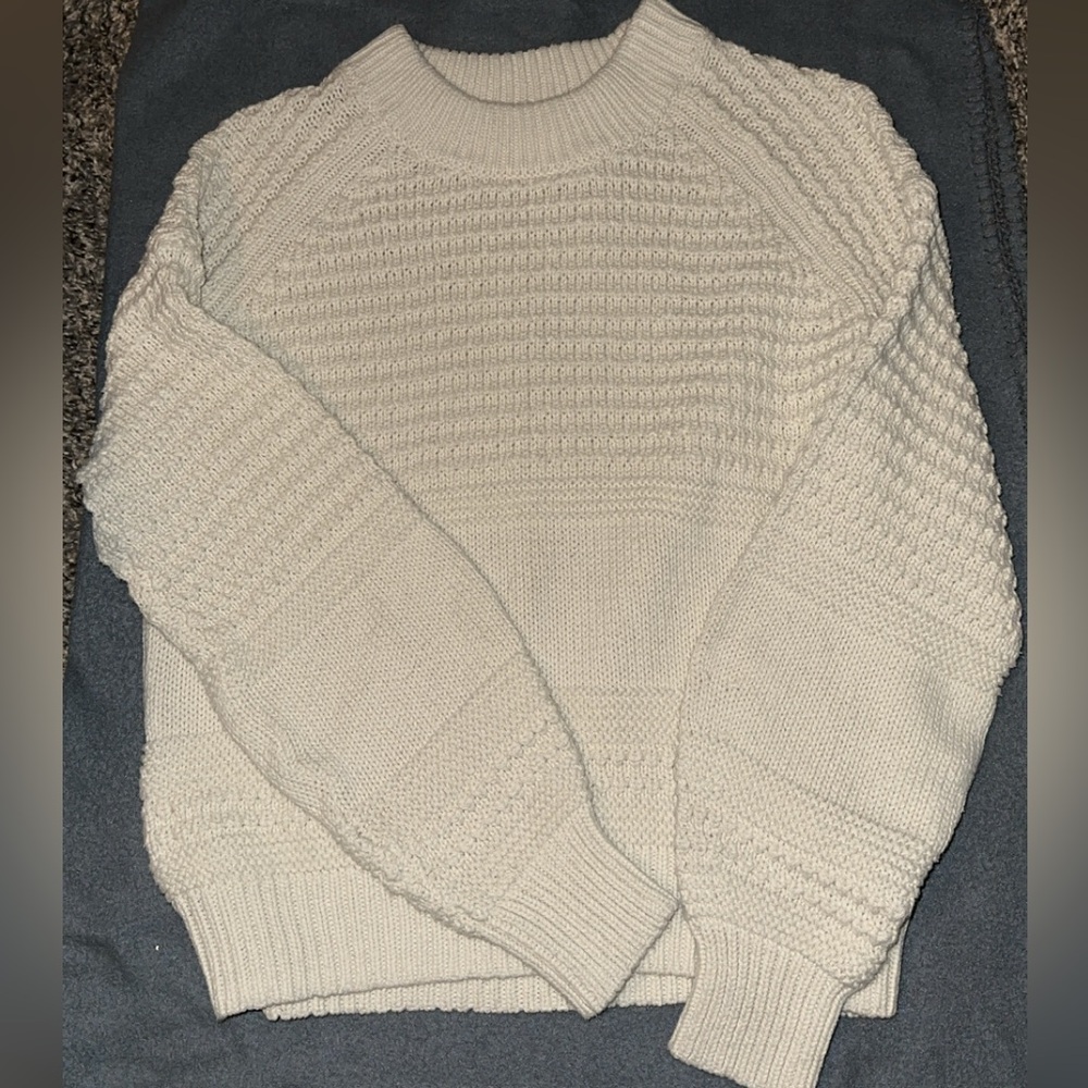 Universal Thread Cream Chunky Knit Crewneck Sweater
